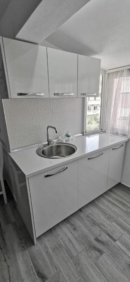 Mimoza Appartament Golem  Room photo